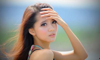 搞笑被风吹的头发,搞笑头发的滑稽瞬间